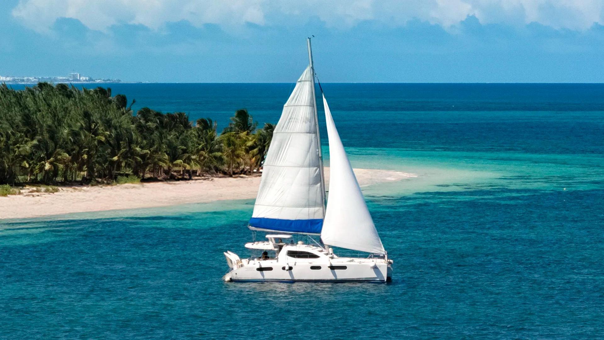 Puerto Morelos Catamaran